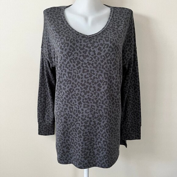 American Eagle AE Soft & Sexy Plush Sweater Gray Leopard Long-Sleeve V-Neck S - Picture 1 of 11